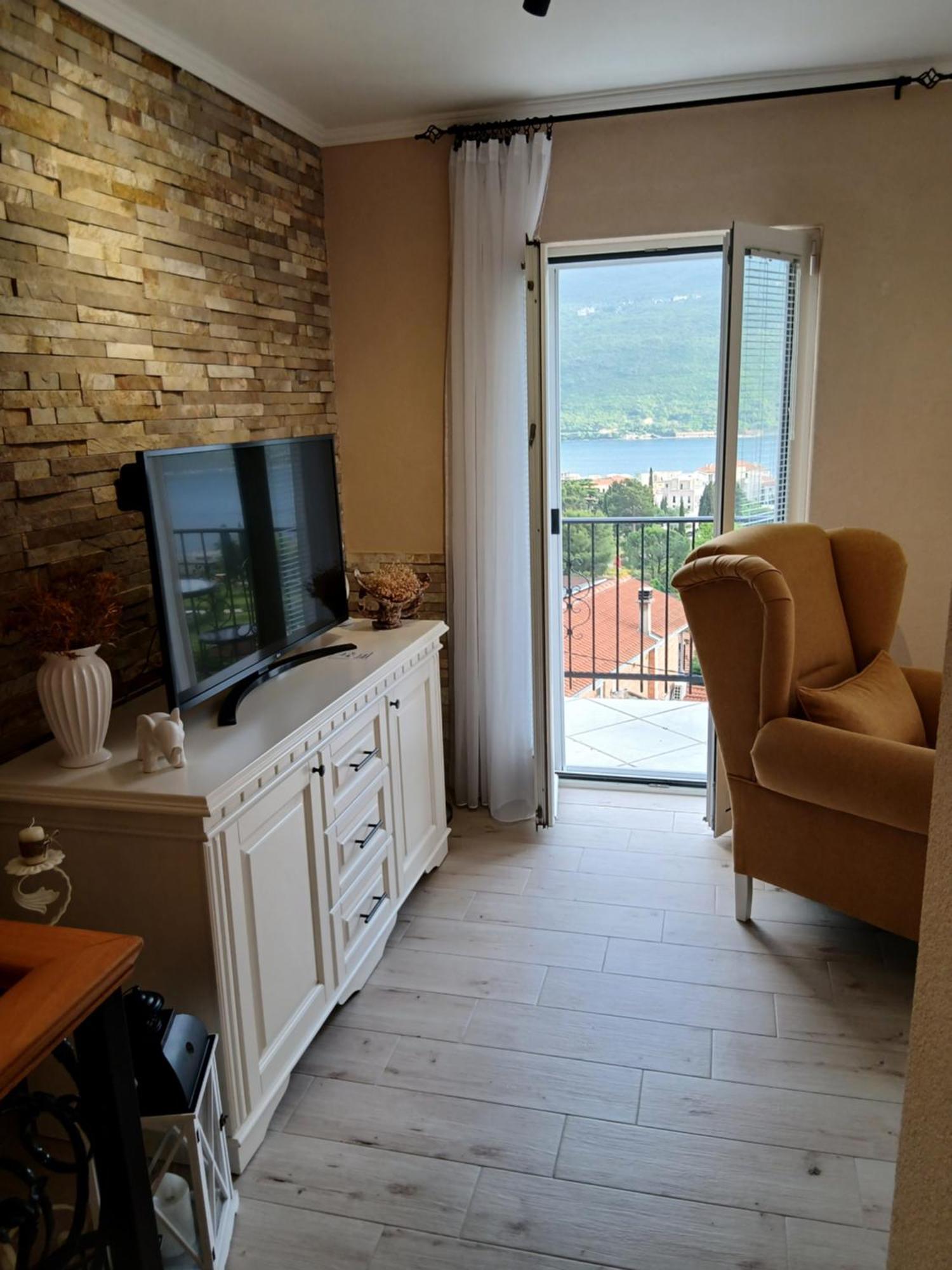 Vila House Hill Star Kumbor Exteriér fotografie